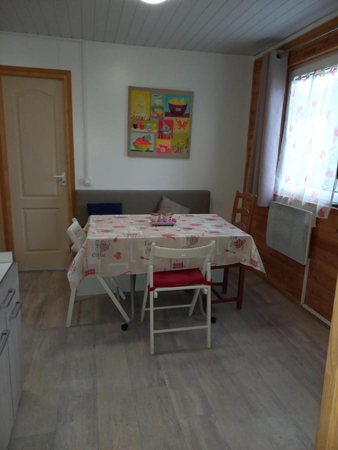 Chalet 4 Personnes Montolieu Dış mekan fotoğraf